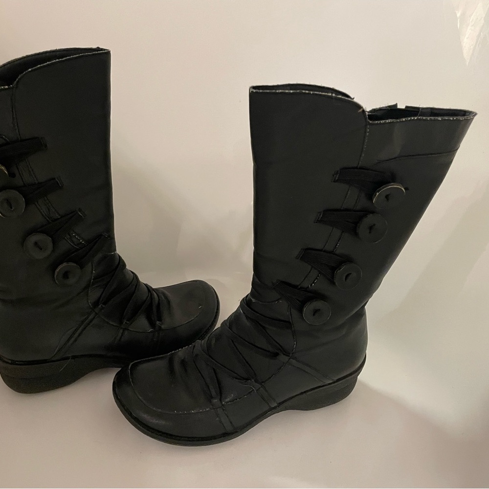 Miz mooz boots, women’s size 9